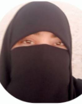 صورة المعلمة