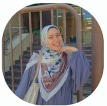 صورة المعلمة